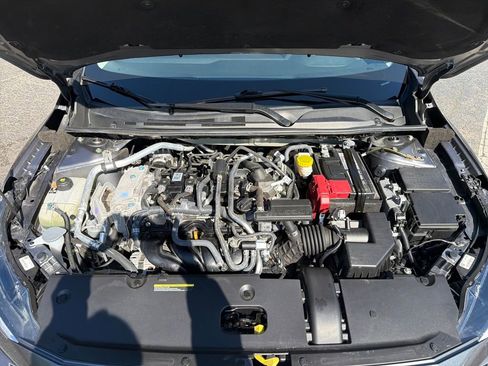 Used 2025 Nissan Sentra SV image 23