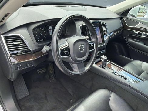 Used 2017 Volvo XC90 T6 Momentum w/ Vision Package AWD/4WD image 4