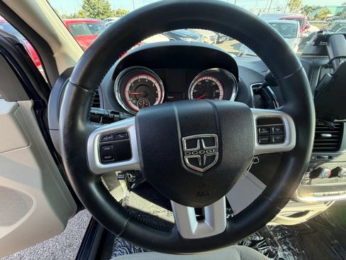Used 2014 Dodge Grand Caravan SE w/ Quick Order Package 29E SE FWD image 32