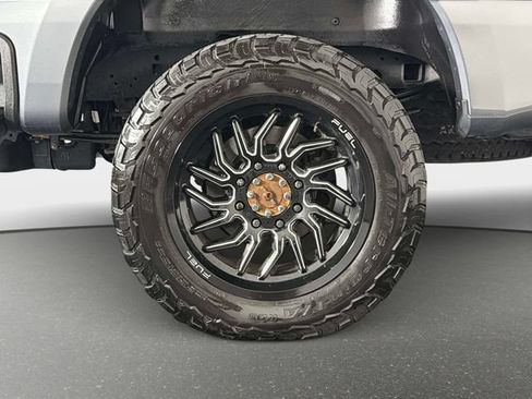 Used 2023 Ford F250 Lariat w/ Black Appearance Package AWD/4WD image 11