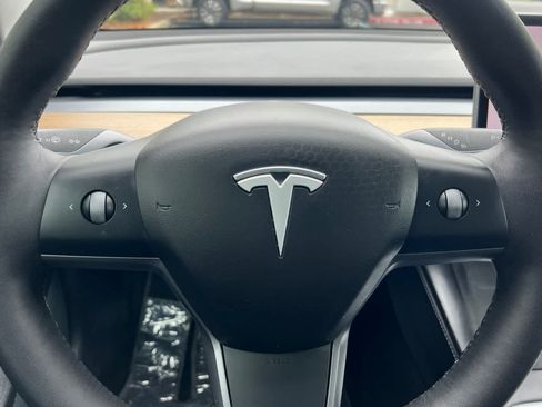 Used 2021 Tesla Model 3 Long Range AWD/4WD image 23