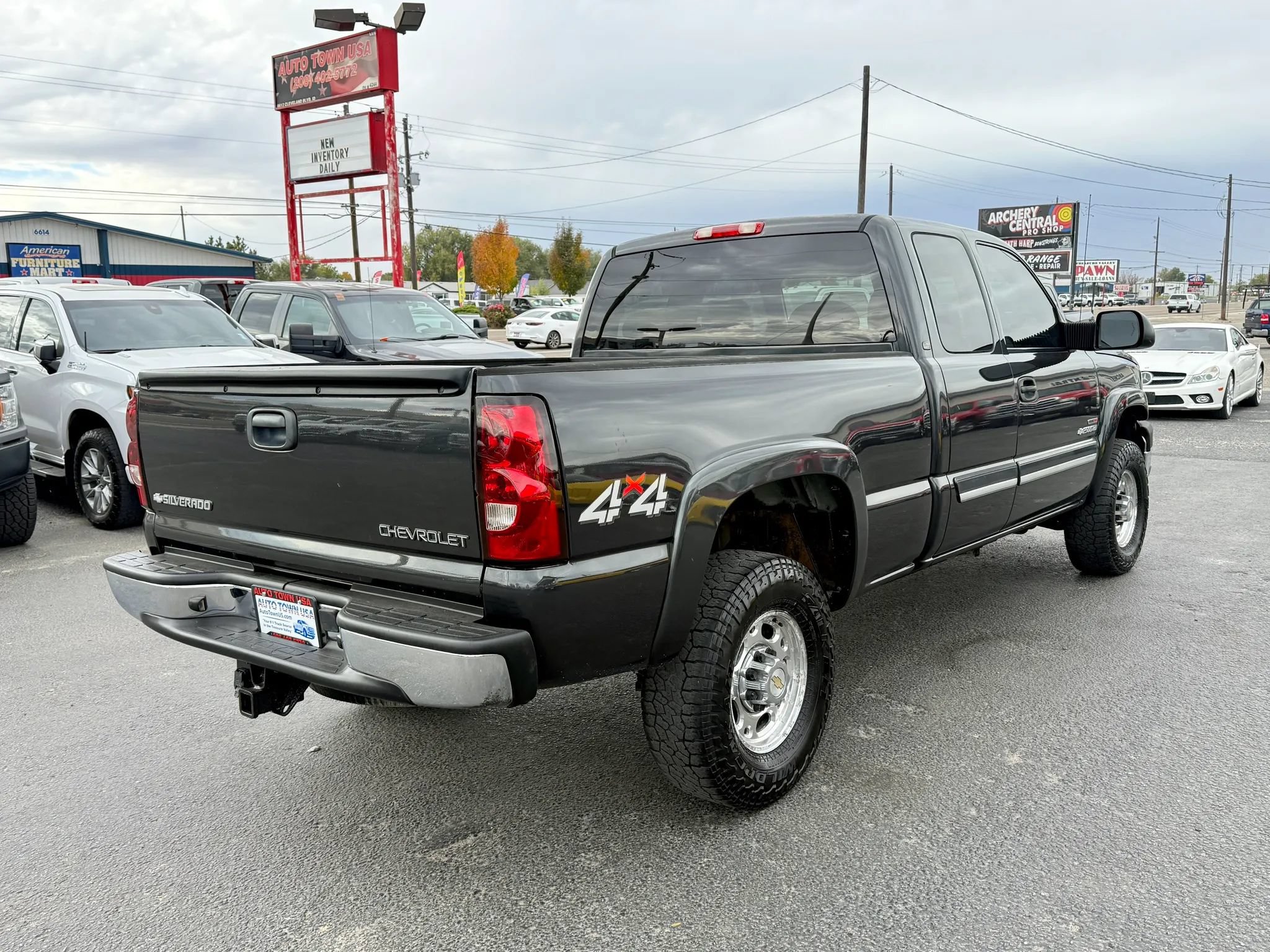 Used 2005 Chevrolet Silverado 2500 LT w/ Heavy-Duty Power Package AWD/4WD image 5