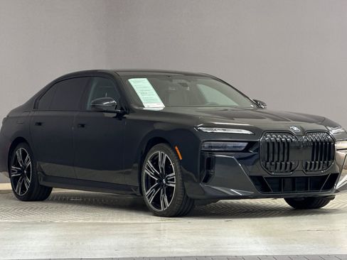 Certified 2023 BMW 760i xDrive w/ Executive Package AWD/4WD image 6