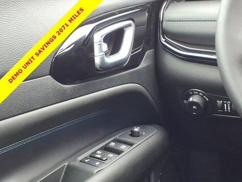 New 2026 Jeep Compass Latitude AWD/4WD image 13