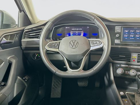 Used 2024 Volkswagen Jetta SE image 18