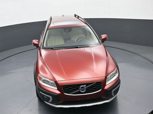 Used 2015 Volvo XC70 T6 w/ Proximity Package AWD/4WD image 30