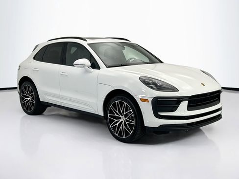 Used 2022 Porsche Macan AWD/4WD image 3