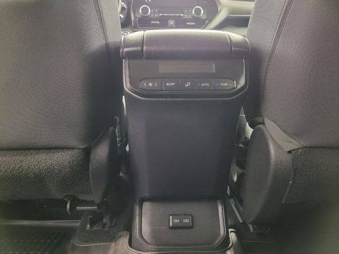 Used 2023 Toyota Highlander L image 23