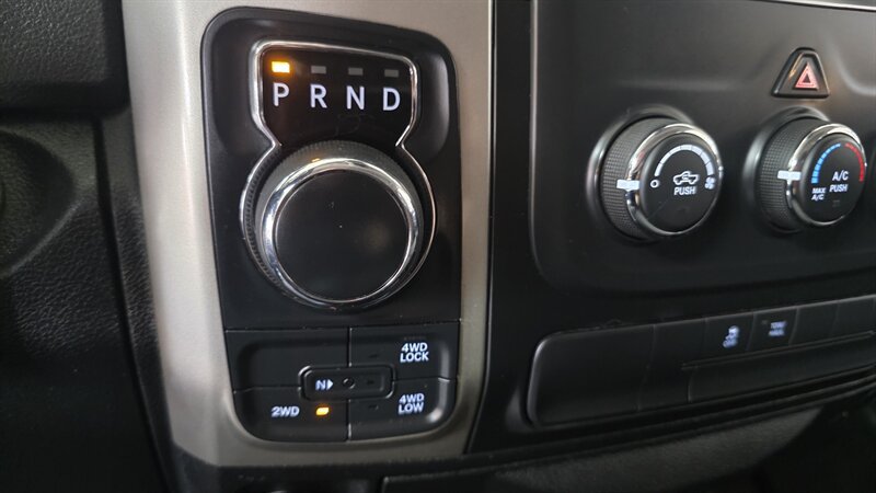 Used 2017 RAM 1500 Classic SLT AWD/4WD image 16