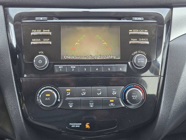Used 2016 Nissan Rogue S w/ Appearance Package FWD image 17