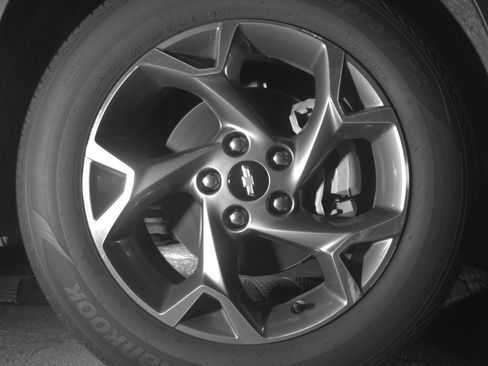 Used 2025 Chevrolet Trax LT FWD image 13