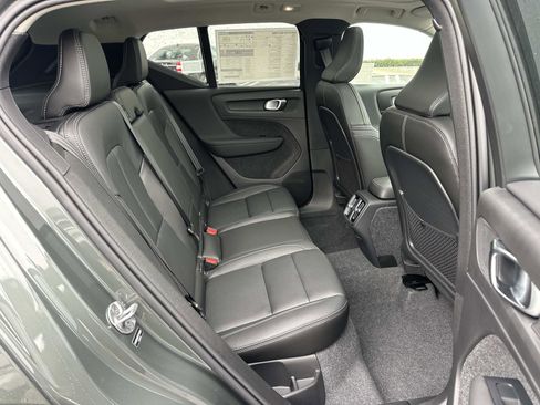New 2026 Volvo XC40 B4 Core image 19