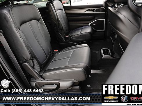 Used 2025 Jeep Wagoneer L Series II AWD/4WD image 13