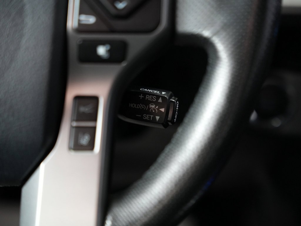 Used 2020 Toyota Tacoma Limited AWD/4WD image 16