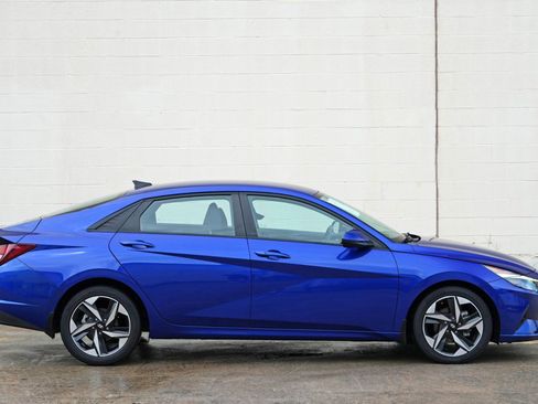 Used 2023 Hyundai Elantra SEL w/ Convenience Package FWD image 49