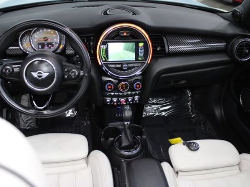Used 2018 MINI Cooper S FWD image 2