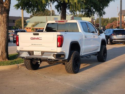 New 2026 GMC Sierra 1500 SLT image 5