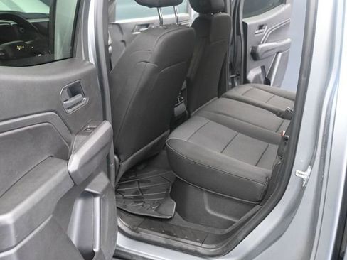 Used 2025 Chevrolet Colorado W/T RWD image 17