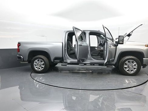 Used 2026 Chevrolet Silverado 2500 High Country w/ Technology Package image 34