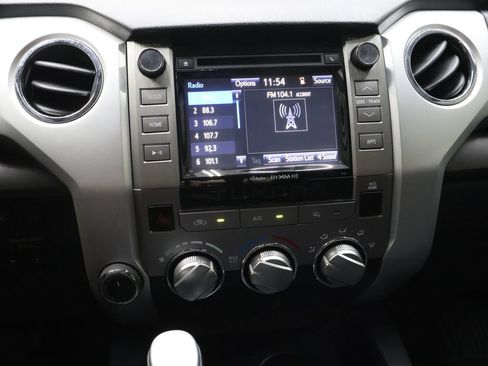 Used 2018 Toyota Tundra SR5 w/ SR5 Upgrade Package AWD/4WD image 22
