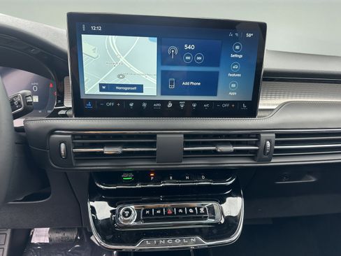 New 2026 Lincoln Corsair Premiere image 14