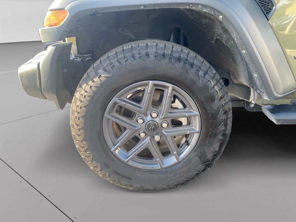 Used 2025 Jeep Wrangler Sport AWD/4WD image 24