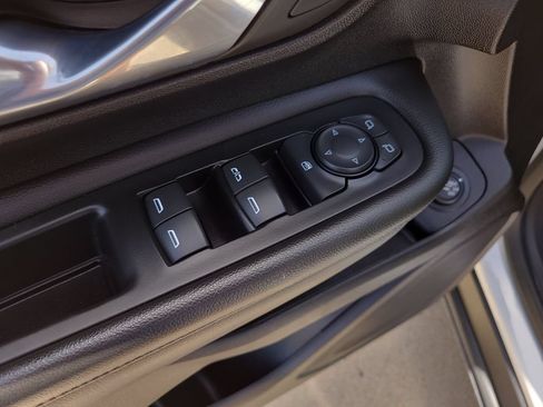 Used 2024 GMC Terrain AT4 AWD/4WD image 19