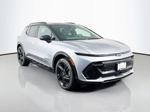 New 2026 Chevrolet Equinox EV RS image 3