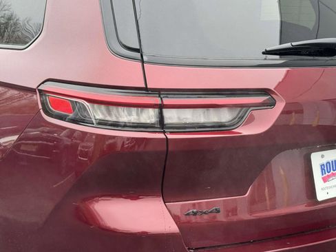 New 2025 Jeep Grand Cherokee L Altitude AWD/4WD image 8