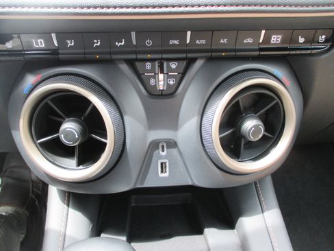 Used 2023 Chevrolet Blazer Premier w/ Enhanced Convenience Package AWD/4WD image 22