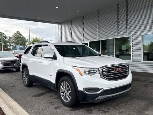 Used 2017 GMC Acadia SLE FWD image 6