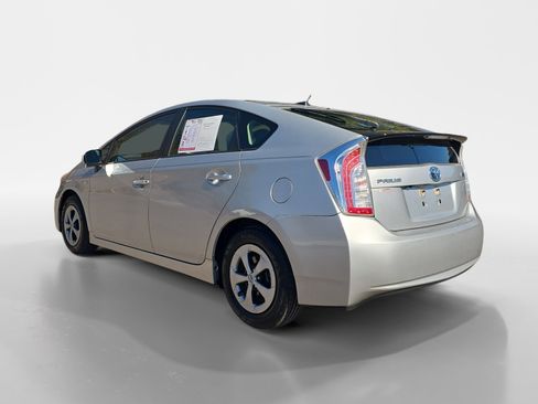 Used 2013 Toyota Prius Three image 3