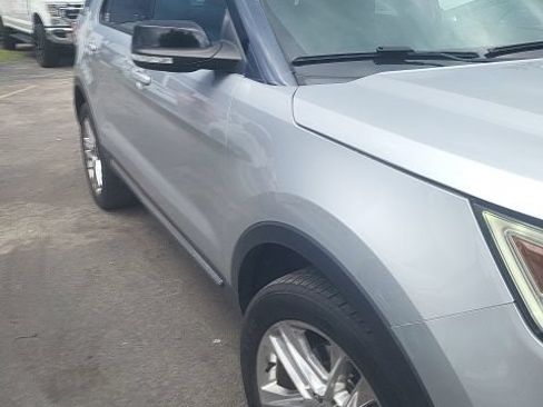 Used 2016 Ford Explorer XLT w/ Equipment Group 202A AWD/4WD image 1