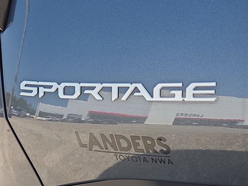 Used 2024 Kia Sportage EX FWD image 8