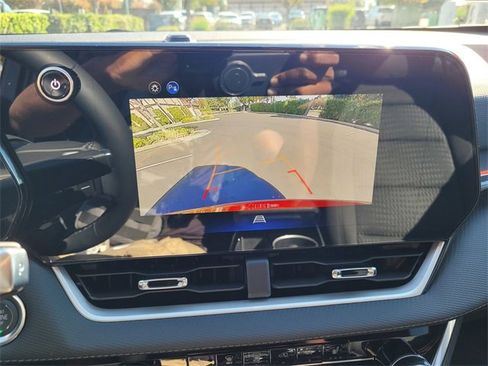 New 2026 Chevrolet Equinox LT image 9