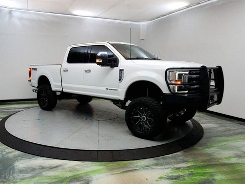 Used 2022 Ford F250 Platinum AWD/4WD image 3