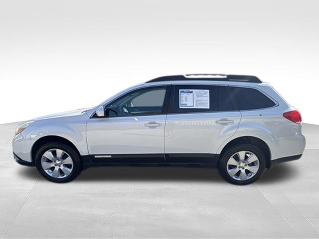 Used 2010 Subaru Outback 2.5i Premium AWD/4WD image 4