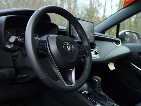 Used 2025 Toyota Corolla SE image 7