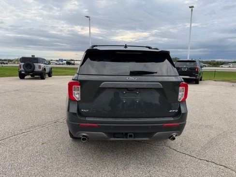 Used 2023 Ford Explorer XLT w/ Equipment Group 202A AWD/4WD image 13