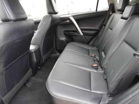 Used 2016 Toyota RAV4 Limited image 18