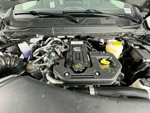 New 2026 RAM 3500 Limited AWD/4WD image 18