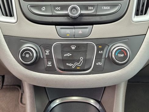 Used 2021 Chevrolet Malibu LS FWD image 21