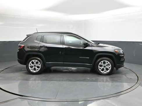 New 2026 Jeep Compass Latitude image 26