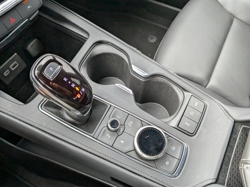 Used 2025 Cadillac XT4 Premium Luxury FWD image 17