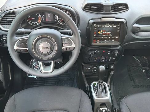 Used 2023 Jeep Renegade Latitude w/ Sun & Fun Group AWD/4WD image 22