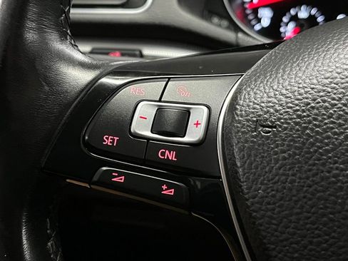 Used 2017 Volkswagen Passat 1.8T SE image 23