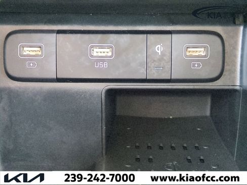 Certified 2023 Kia Sorento SX Prestige w/ Panoramic Sunroof Package image 24