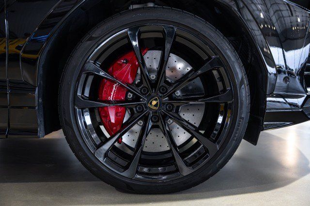 Used 2022 Lamborghini Urus AWD/4WD image 52
