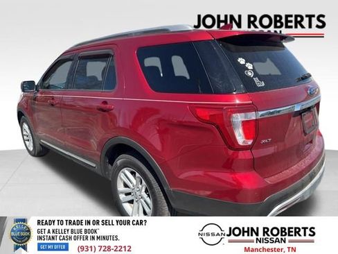 Used 2017 Ford Explorer XLT image 5