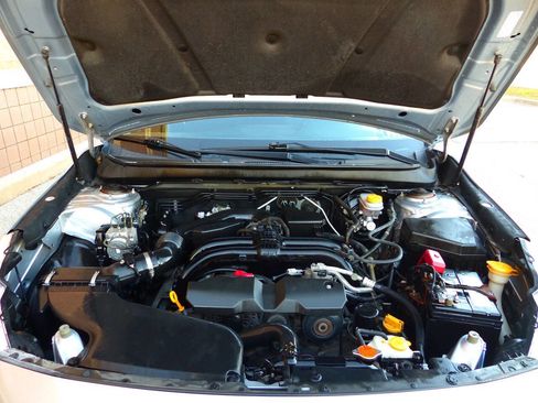 Used 2016 Subaru Outback 2.5i Premium image 16